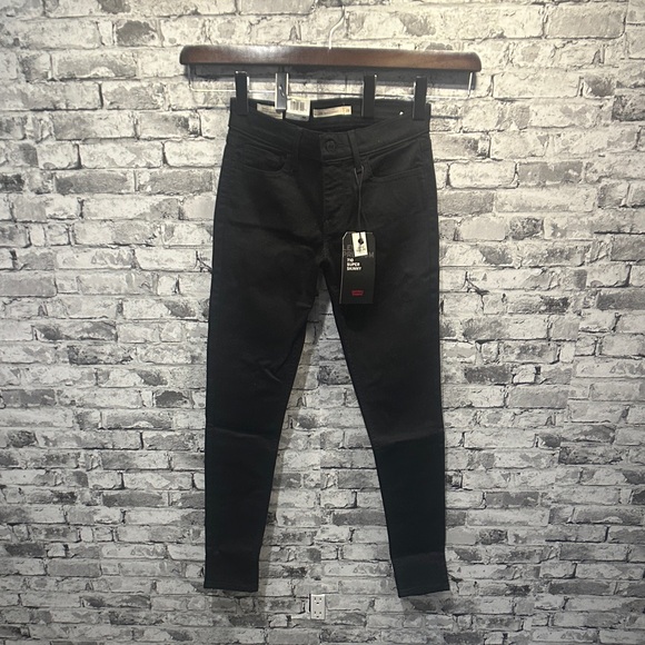 Levi's Denim - EUC Levi's Premium Black Skinny Jeans for Women